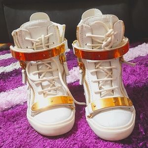 Authentic Giuseppe Zanotti platform sneakers, size is US/CAD 8.5 (women), white.
